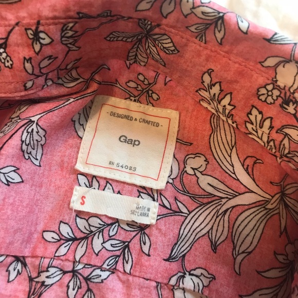 GAP Floral Button-up Shirt - Picture 3 of 3